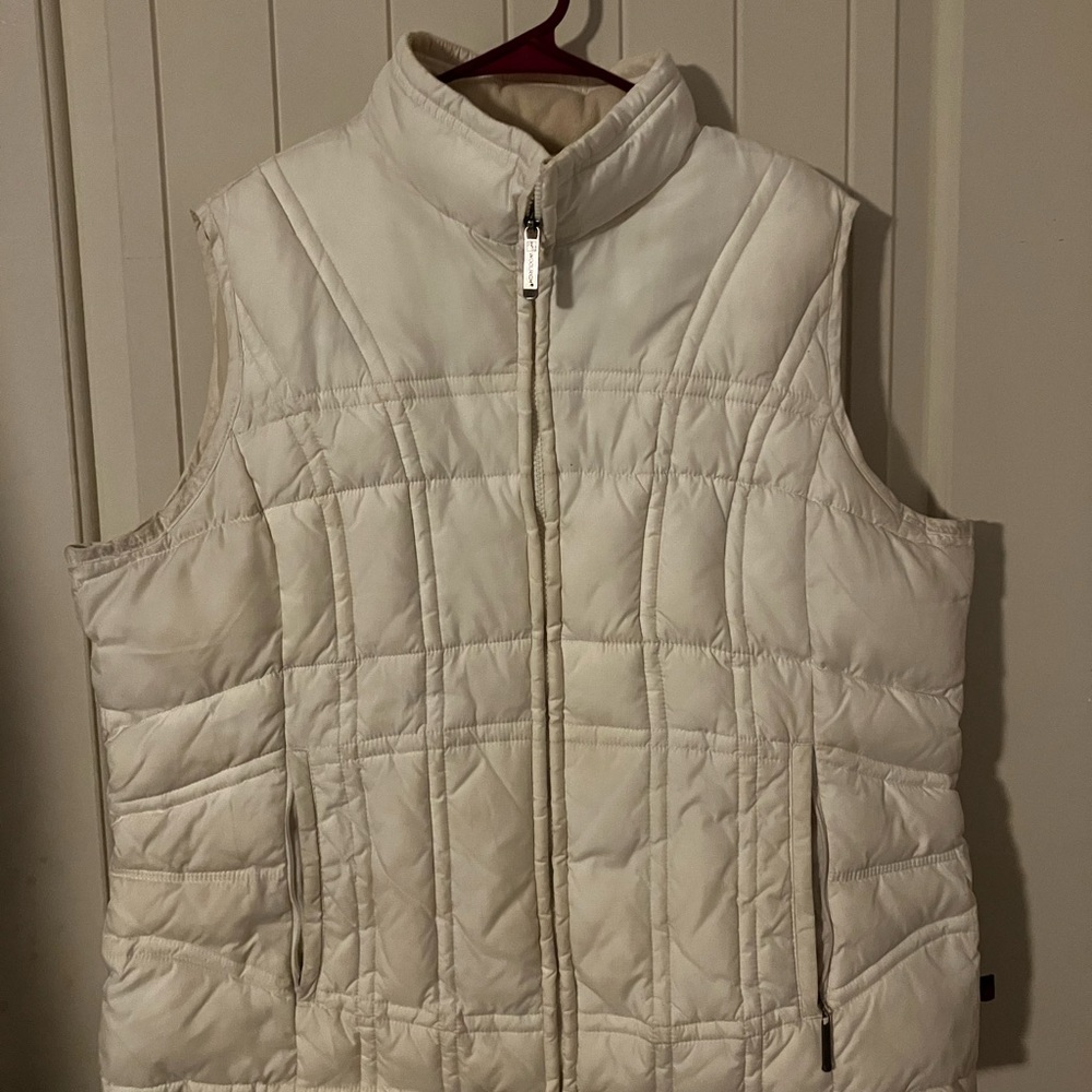 Women’s woolrich winter white vest XL